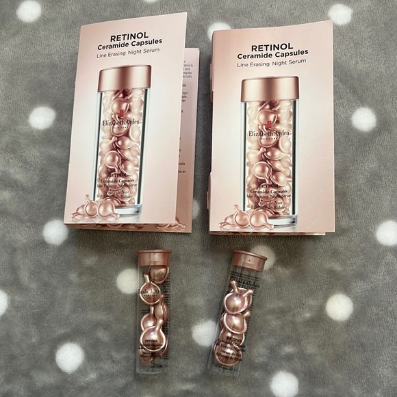 Elizabeth Arden Retinol Ceramide Capsules (14 capsules) - Picture 1 of 4